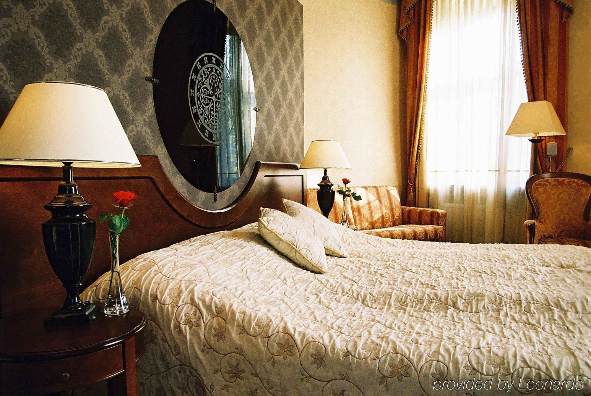 Ostoya Palace Hotel Krakow Room photo
